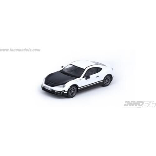 INNO 1:64 TOYOTA 86 White Customize Retro Livery W/ Extra Wheels INNO64 Diecast Model Car