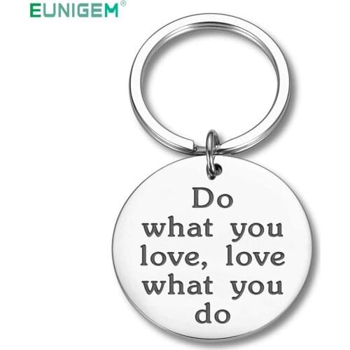 Graduation Gifts Keychain for Son Daughter from Mom Dad Moms Motivational Birthday Keyring Gifts for Women Him Men Boys Girls