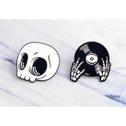2018 Skeleton Record Hands sets Pin DJ Hands Brooch Pin Buckle Shirt Badge Dark Punk jewelry Gift for friend fashion accessories