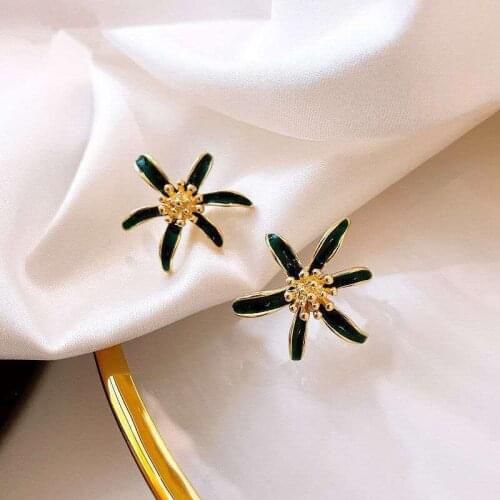 Drop shipping new unique womens earrings simulation flower earrings fresh and simple earrings fashion jewelry 2021 trend