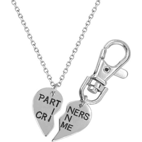 2pcs/set Partners In Crime Handcuffs Necklaces Pendant Vintage Choker Half Hearts Necklaces Women BFF Friendship Jewelry Gift
