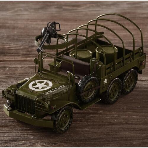 Vintage Military vehicle of The Second World War handmade retro iron art automobile model of World War II home decoration