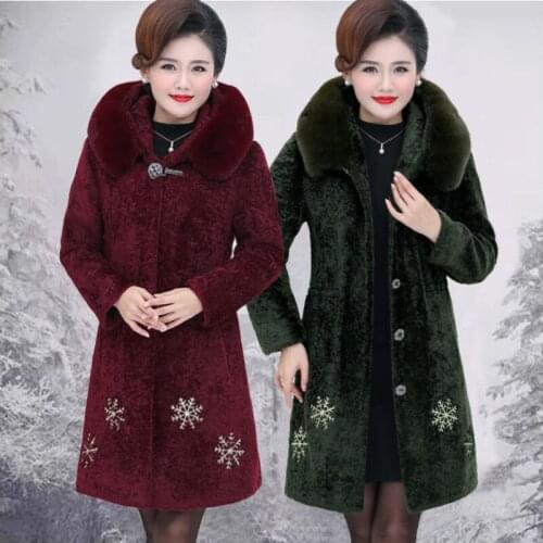 Middle-aged Mother Sheep Shearing Coat Women Winter Jacket New Female High Quality Fur Coats Noble Mom Fur Overcoat 5XL A511