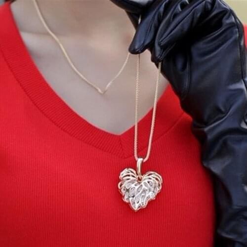 2018 Heart-shaped crystal rhinestone pendant necklace hollow gold, sweater chain ladies Valentines Day gift jewelry