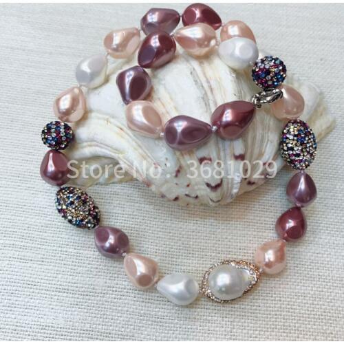 Natural pearls, large round necklaces, colourful necklaces and fashion necklaces to send girlfriends to girlfriends