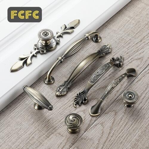 FCFC Vintage Bronze Cabinet Handle Kitchen Cabinet Handles Drawer Knobs Antique Cupboard Door Wardrobe Pulls Furniture Handle