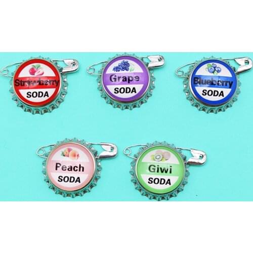 Fashion Juice SODA Bottle cap Pins Brooches Custom fruit Grape Peach Kiwifruit Strawberry Blueberry Bottle cap Jewelry Safe Pins