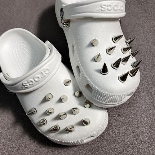 New Retro Spikes Croc Charms Designer Shoe Decoration Charm for Croc Clogs trend Rock Punk black unique Boy Women Girls Gifts