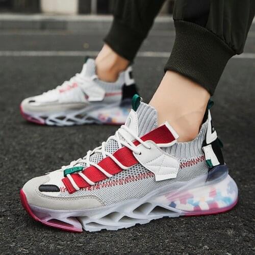 Mens Sports Shoes Lightweight Fashion Cushion Shoes Comfortable and Breathable Outdoor Jogging Shoes Zapatillas Hombre 39-44