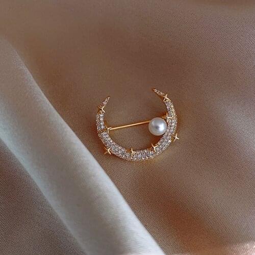 Fashion Design Rhinestone Moon Brooches for Women Men Fashion Pearl Brooch Pin Clothes Accessories 2021 Broche Christmas Gifts