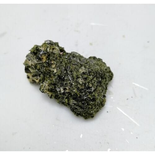 Natural precious stone raw mineral green tourmaline rough stone for collection specimen or decoration