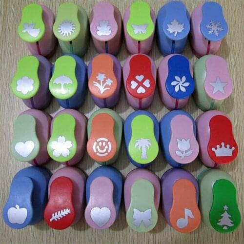 1Pcs New Big Size DIY Foam Maker Craft Art Hole Punch Paper Shaper Puncher Kids Scrapbooking DIY Paper Punch Shape Randomly