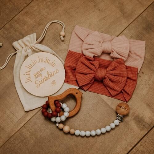 Newborn Baby Infant Bow Knot Hair Band Suit Milestone Card Pacifier Chain Bracelet Animals Photography Props Set Accessories
