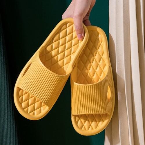 2021 New Slippers Women Summer Indoor Home Couples Home Bathroom Non-slip Soft Ins Tide To Wear Cool Slippers