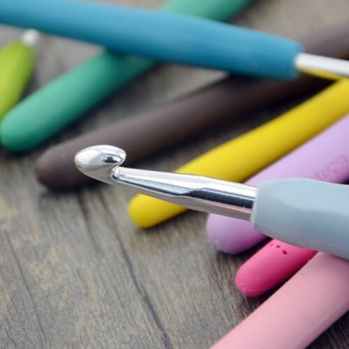 9Pcs/Set 2-6MM Soft Handle Aluminium Crochet Hooks Set Knitting Needles Kit Sweater Weave Knitting Tools Sewing Needles