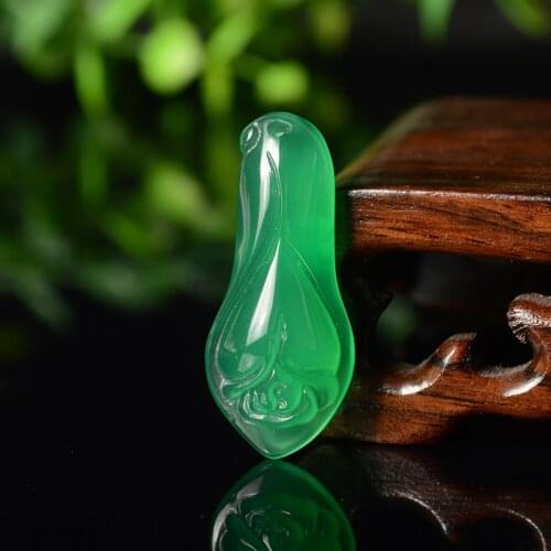 Natural Chinese Green Chalcedony Hand-carved Jade Magnolia Flower Jade Pendant Fashionable Exquisite Jewelry Woman AgateNecklace