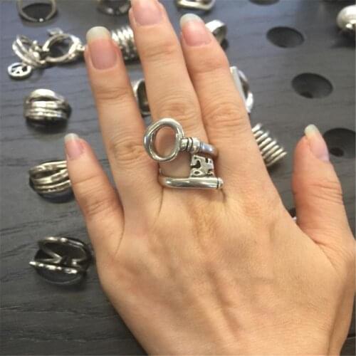 Korean Fashion Key Shaped Twist Ring for Women Girls Vintage Personality Open Adjustable Ring Statemnet Party Jewelry Gift