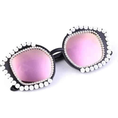 White Crystal Sunglasses Female Cat Eye Retro Sunglasses Luxury Sunglasses Womens Oversized Fashion Sunglasses Gafas UV400