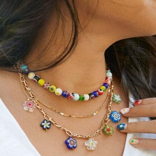Fashion Design Popular Gold Chain Necklace Charming Female Colorful Glass Bead Stort Chain Flower Pendant Necklaces For Women