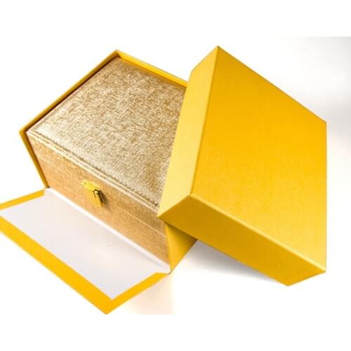 2020 fashion Yellow brown white 3 color jewelry watches case box custom logo mini order 100pcs gloabl send support wholesales