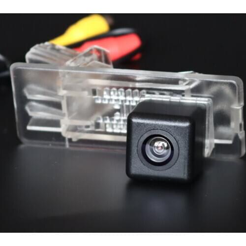 Car Rear View Camera FOR Renault Duster / Dacia Duster 2010~2018 Back up Reverse Camera CCD RCA NTST/PAL License Plate Lamp OEM