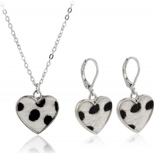 2pcs Silver Plated Cow Print Furs Necklace Cute Short Choker Fashion Simple Heart Pendant Necklaces for Women Girls Jewelry Set