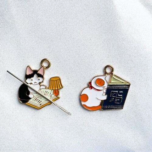 Needle Minder Magnetic for Embroidery Cute Cat Reading Book Needle Holder for Cross Stitch Needlework