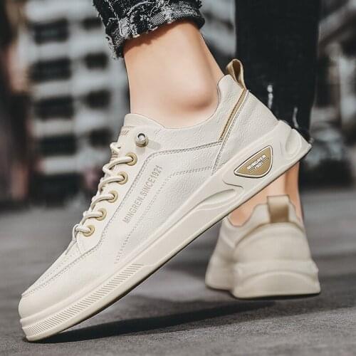 2021 Mens Korean Walking Off White Shoes New Fashion Leisure Light Breathable Student Walking Shoes Anti Slip Mens Shoes