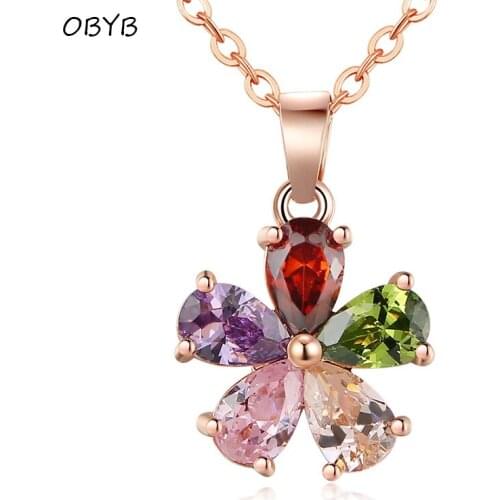 New creativity five leaf clover crystal zircon pendant necklace for women fashion luxury stainless steel necklace clavicle chain