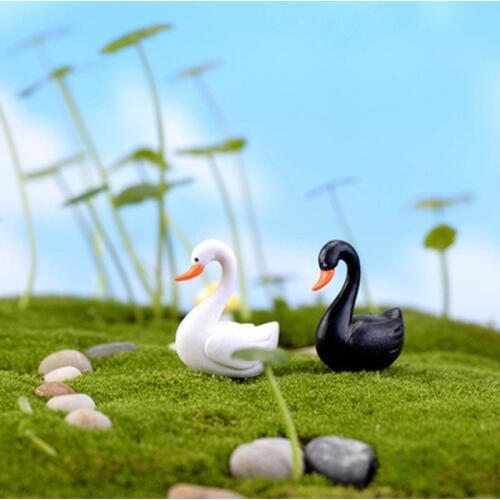 ZOCDOU 2 Pieces Swan Cisne Small Statue Black White Cygnus Figurine Home Garden Crafts Ornament Birthday Present Gift Miniatures