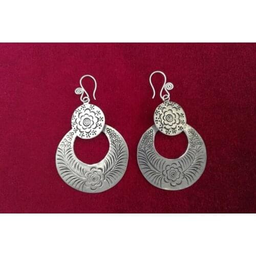 Exotic folk style retro palace ear ornaments handmade Miao silver engraved wreath earrings