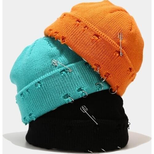 Autumn Winter Beanie Hat For Women Warm Knitted Beanie Hats With Brooch Streetwear Hole Brimless Cap Cover Head Mens Beanie