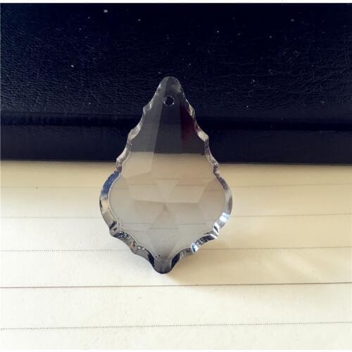 Wonderful 1pcs 38mm Black Grey Crystal Pendants Glass Chandelier Parts Prism Suncatchers Maple Leaf Pendants Curtain Home Parts