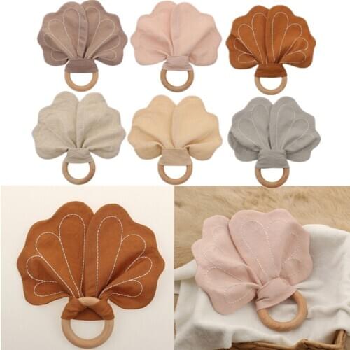 BPA Free Baby Wooden Teether Embroidery Flowers Comforting Rattle Toys Wood Rodent Baby Rattle Newborns Stroller Educational Toy