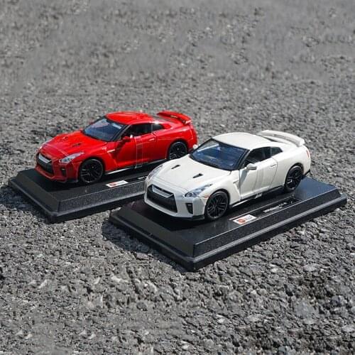 1/24 Alloy die-casting simulation car model 2017 Nissan GTR high-end collection childrens toy gift family display