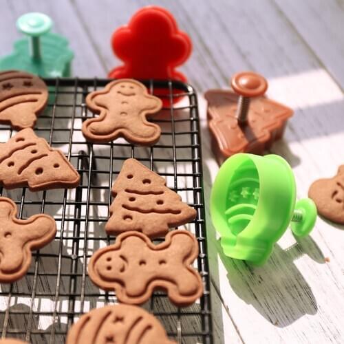 4 Pcs/Set DIY Cartoon Biscuit Mould Cookie Cutter 3D Christmas Biscuits Mold ABS Plastic Baking Mould Cookie Decorating Tools