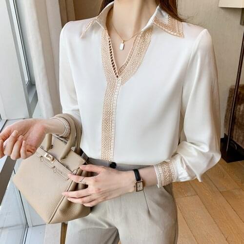 Chikichi 2021 Fall New French Elegant V-neck Lapel Commuter Chiffon Top Hollow Stitching Ladies White Shirt Women Blouses