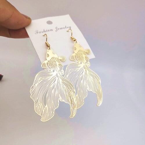 2020 New Cute Goldfish Earrings Irregular Metal Koi Earrings Pendant Earrings for Women Party Jewelry Fish Earrings