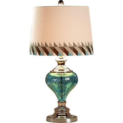 Wedding dress wedding dress European style table lamp bedside lamp pink warm creative desk lamp modern simple