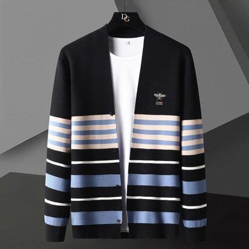Fashion Color Contrast Cardigan Sweater Men 2021 Vintage Bee Cardigan Men Korean Autumn Winter Cardigan Coat Men Knit Khaki Blue