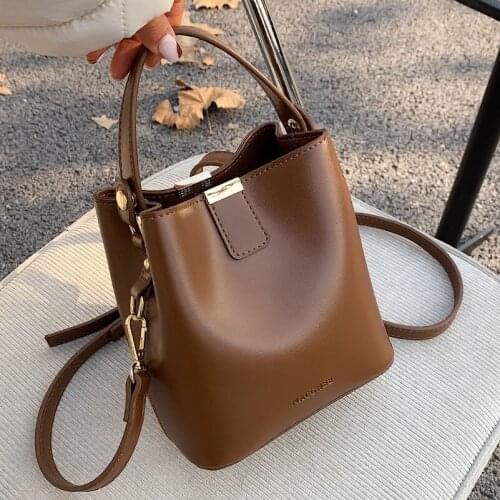 Chic Bucket Luxury Women 's Bag 2021 Popular New Korean Style Fashion Casual Simple Shoulder Crossbody Hand Bag