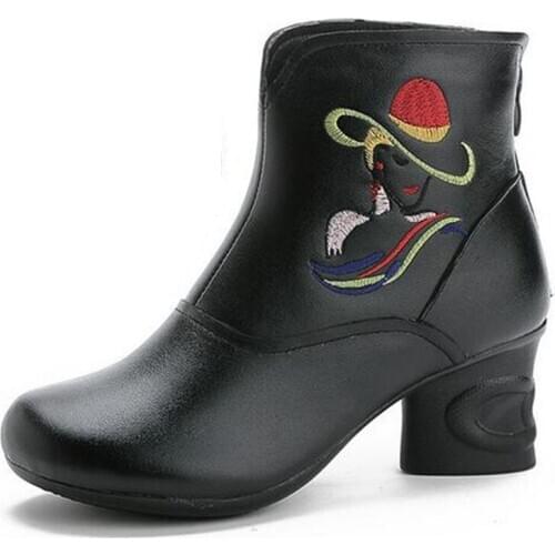 2021 New Spring Genuine Leather Martin Boots Embroidery Women Fashion Boots Non-slip Rubber Sole Thick Heel Winter Womens Boots