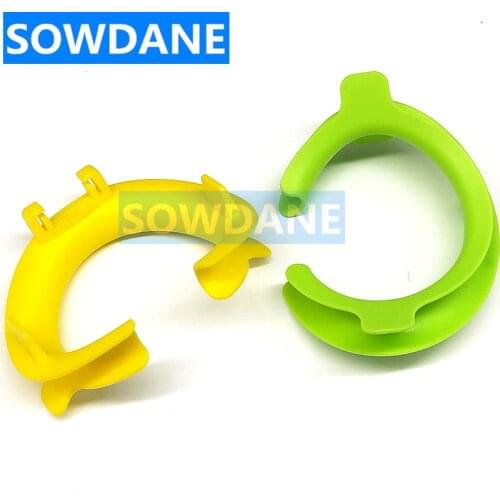 Dental Orthodontic 3D Mouth Opener Lip and Cheek Retractor Mouth Expand Tool Autoclavable 134°C Yellow and Green