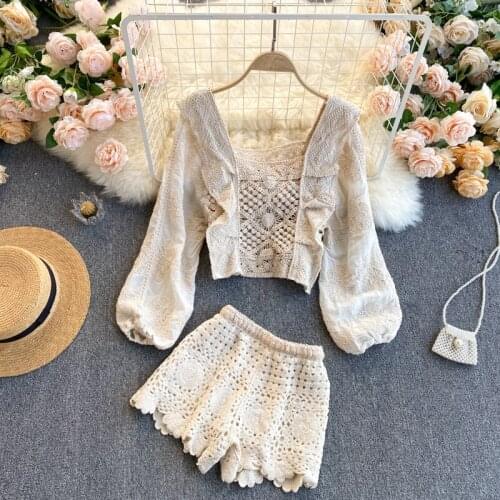 Outfit women summer 2021 retro hollow out tops and shorts 2pcs set female square collar puff sleeve tops and high waist shorts