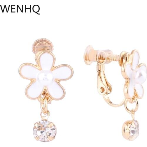 WENHQ Flower Shape Clip on Earrings for Women Little Girl Fashion Enamel Pearl Gold Color Cuff Earrings Screw Ear Clip New