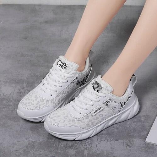 High Quality 2021 new fashion women Leisure shoes Walking Shoes Outdoor sneakers