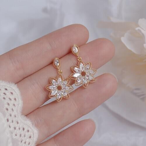 Exquisite copper inlaid zirconium sweet flower dangle earrings 14K real gold plated womens prom party earrings Korean jewelry
