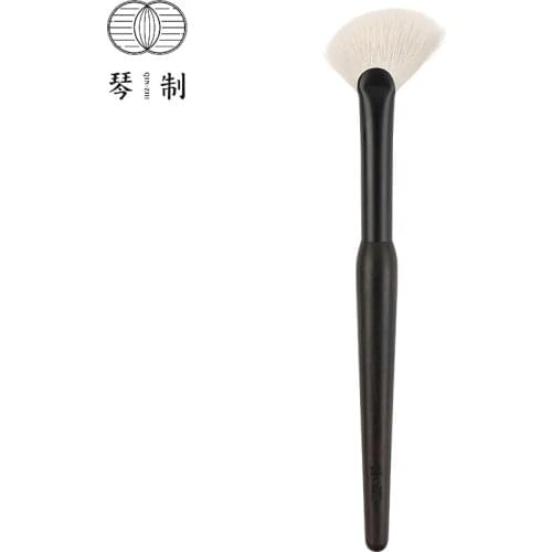 QINZHI Professional Handmade Make Up Brush Z221 Small Angled Fan Shape Highlighter Brush Soft Saikoho Goat Hair Makeup Brushes