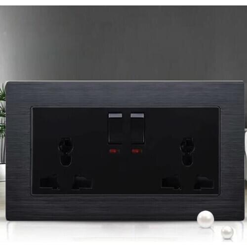 13A Universal Switched Socket 2 USB Charge Port For Mobile Output 2.1A Wall Outlet Aluminum alloy Panel night Black