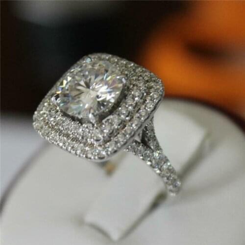 Huitan Womens Ring with Bling Bling Cubic Zirconia for Wedding Engagement Party Fashion Design Ladys Jewelry Wholesale Bulk